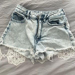PacSun high rise festival light washJean shorts, perfect for summer